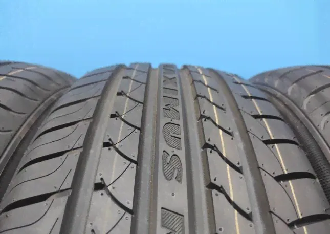 Maxtrek Maximus M1 215/55 R17 98V-1