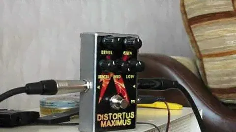 DIY Krank Distortus Maximus stompbox