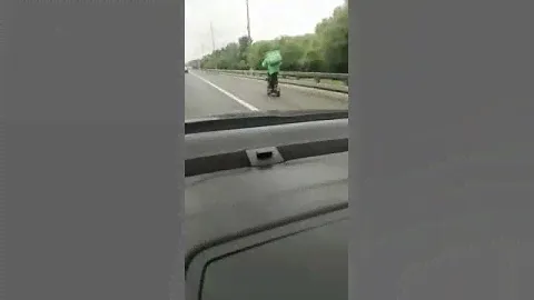 Гонки на  мкад на электросамокате 100км/ч